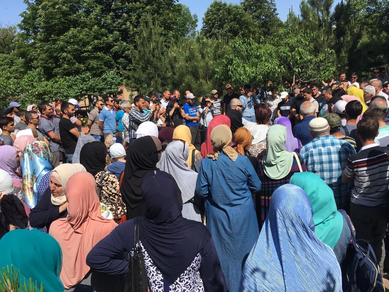 Суды запланированы на 12.00 и 14.00