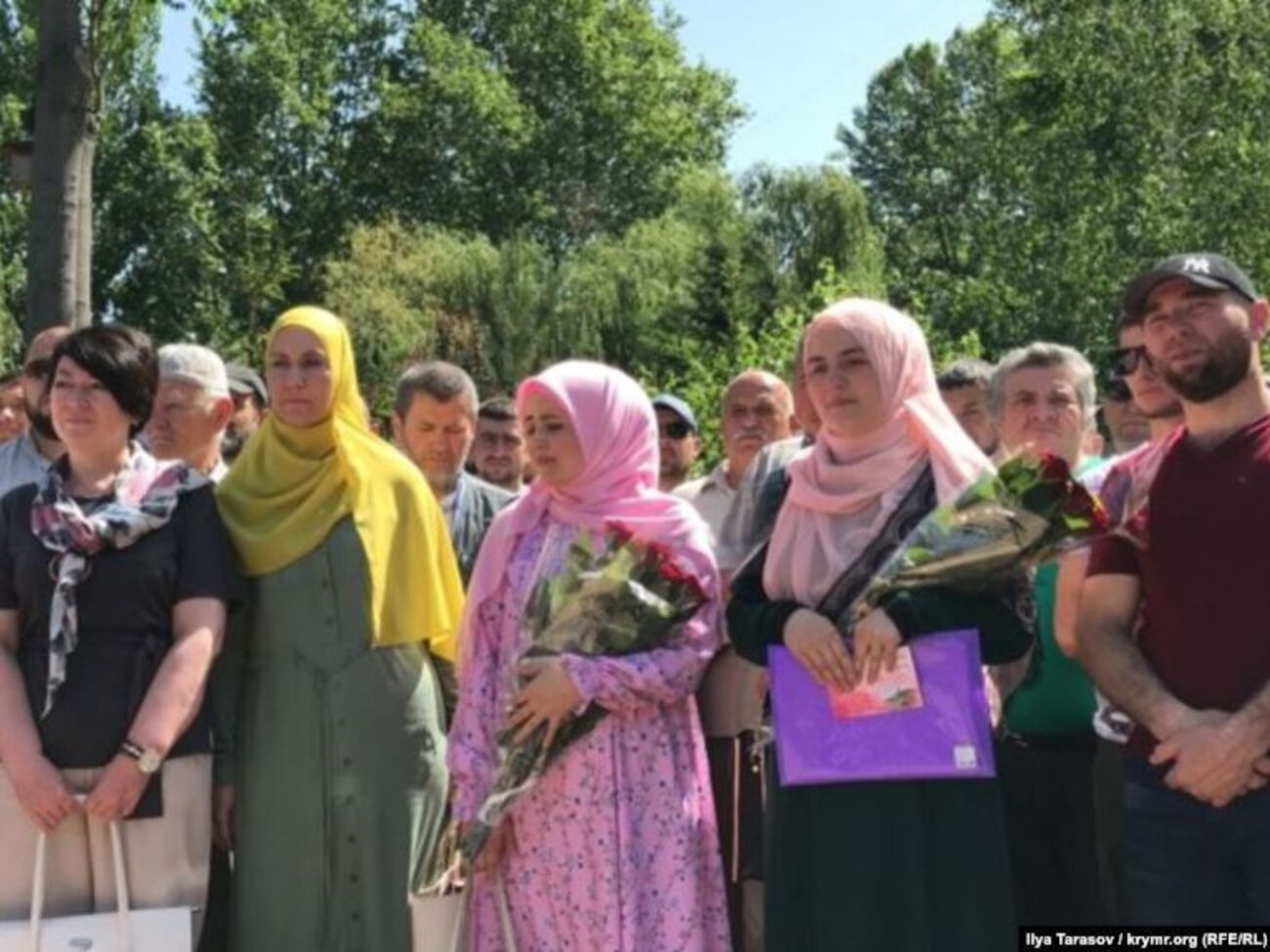 Сьогодні у Криму відбудуться "суди" у справах кримських татарок, їх прийшли підтримати сотні людей