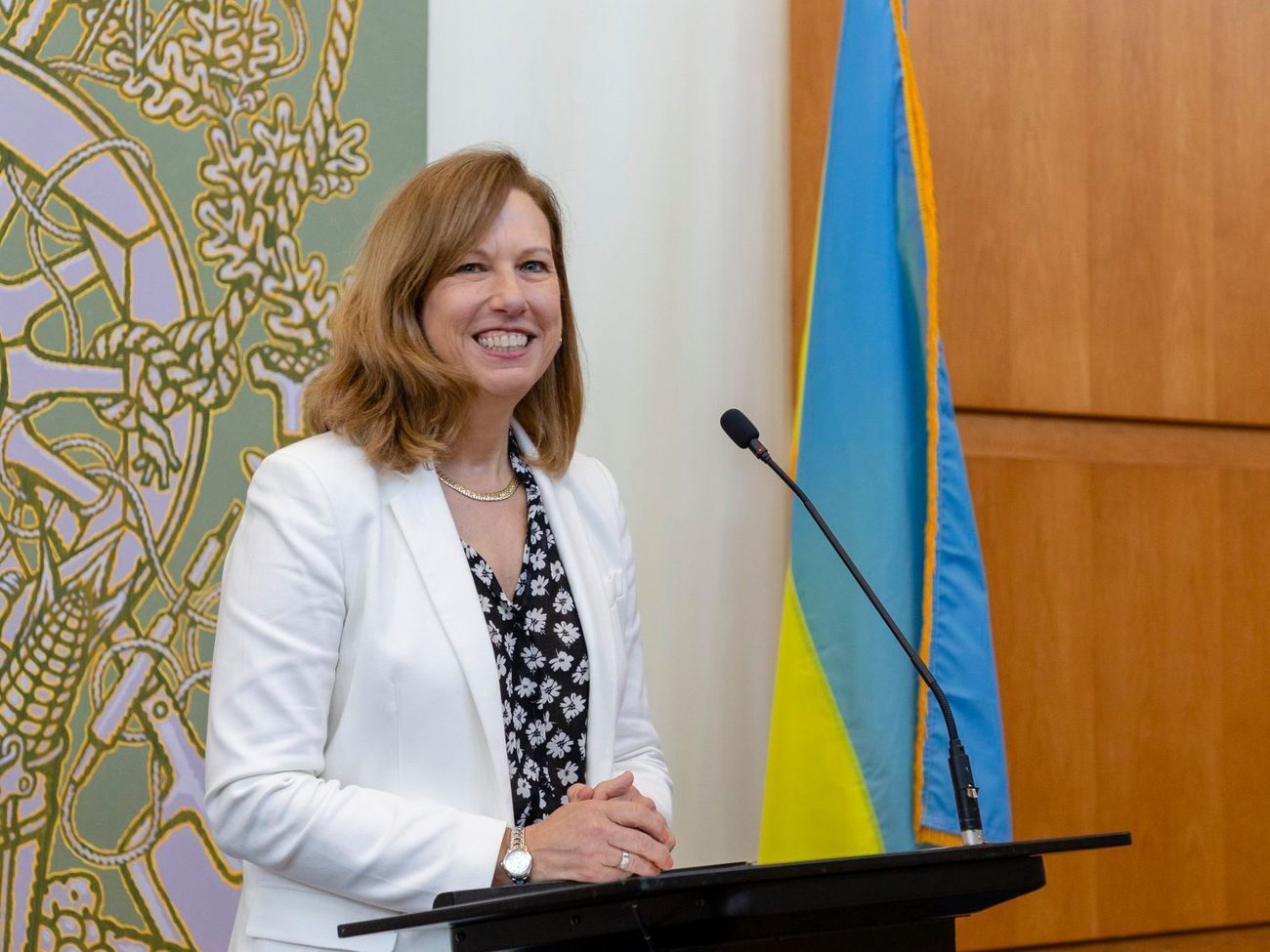 Квін &ndash; уродженка Каліфорнії