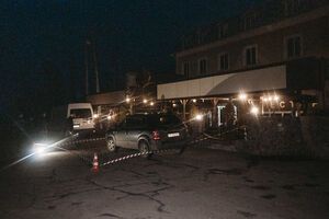 У чоловіка стріляли, коли він був біля машини