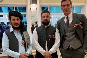 Фото талибов с георгиевскими ленточками опубликовал пресс-секретарь посольства РФ в Кабуле