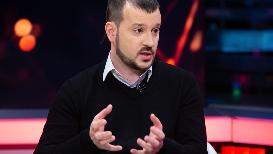 Андрусив: Олигархи должны отступить, а средний класс должен взять власть. Потому что средний класс – это миллионы, а олигархи – это десятки