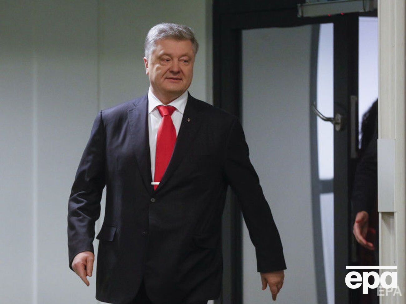 Упродовж 2,5 років Порошенко так і не підписав протоколу свого допиту