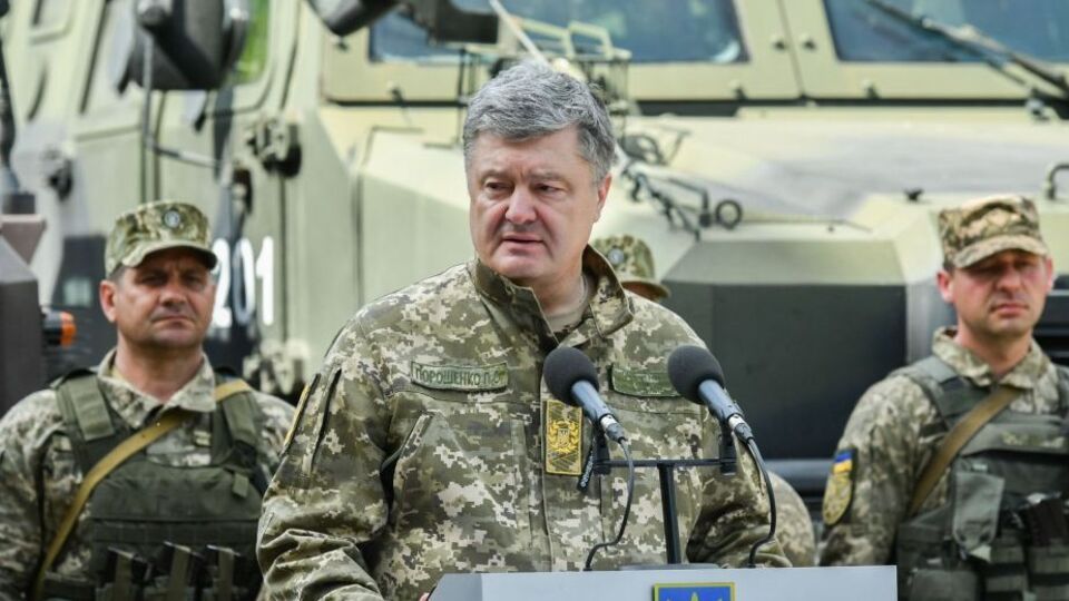 В Авдіївці Порошенко виступив перед військовими