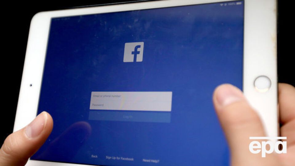 В Facebook заявили, что удаленные фальшивые учетные записи использовались для управления страницами и группами