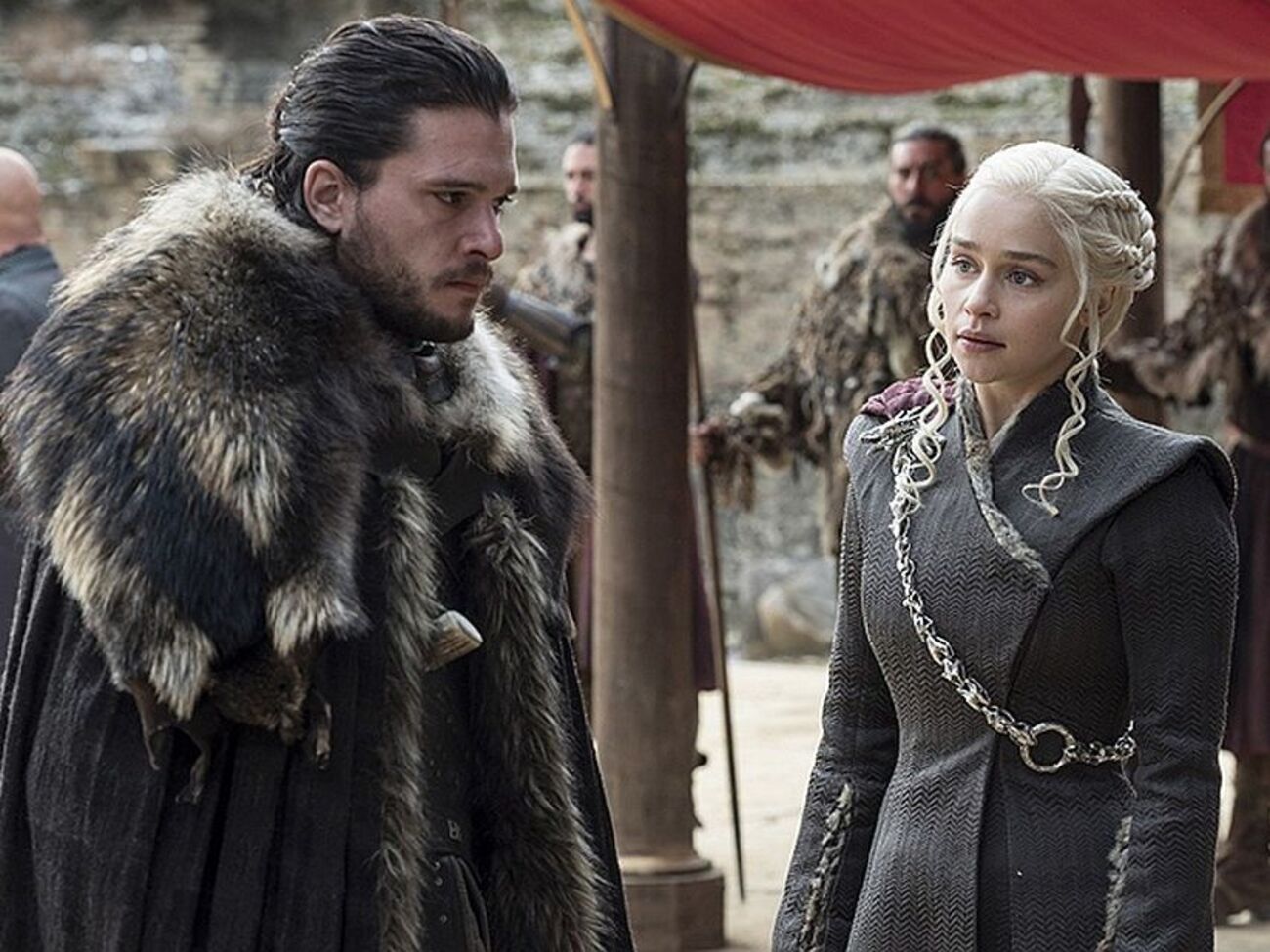 Стаканчик&nbsp;Starbucks фигурирует в сцене с Харингтоном и Кларк