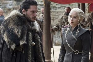 Стаканчик Starbucks фигурирует в сцене с Харингтоном и Кларк