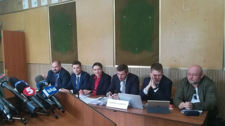 Суд должен был избрать меру пресечения для Савченко и Рубана