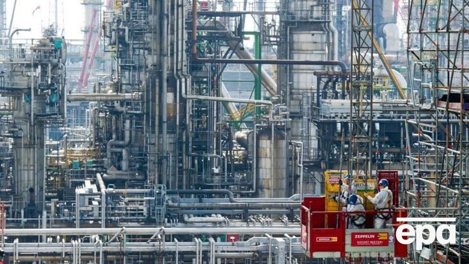 Через інцидент із російською нафтою низка європейських країн припинила транзит нафтопроводом "Дружба"