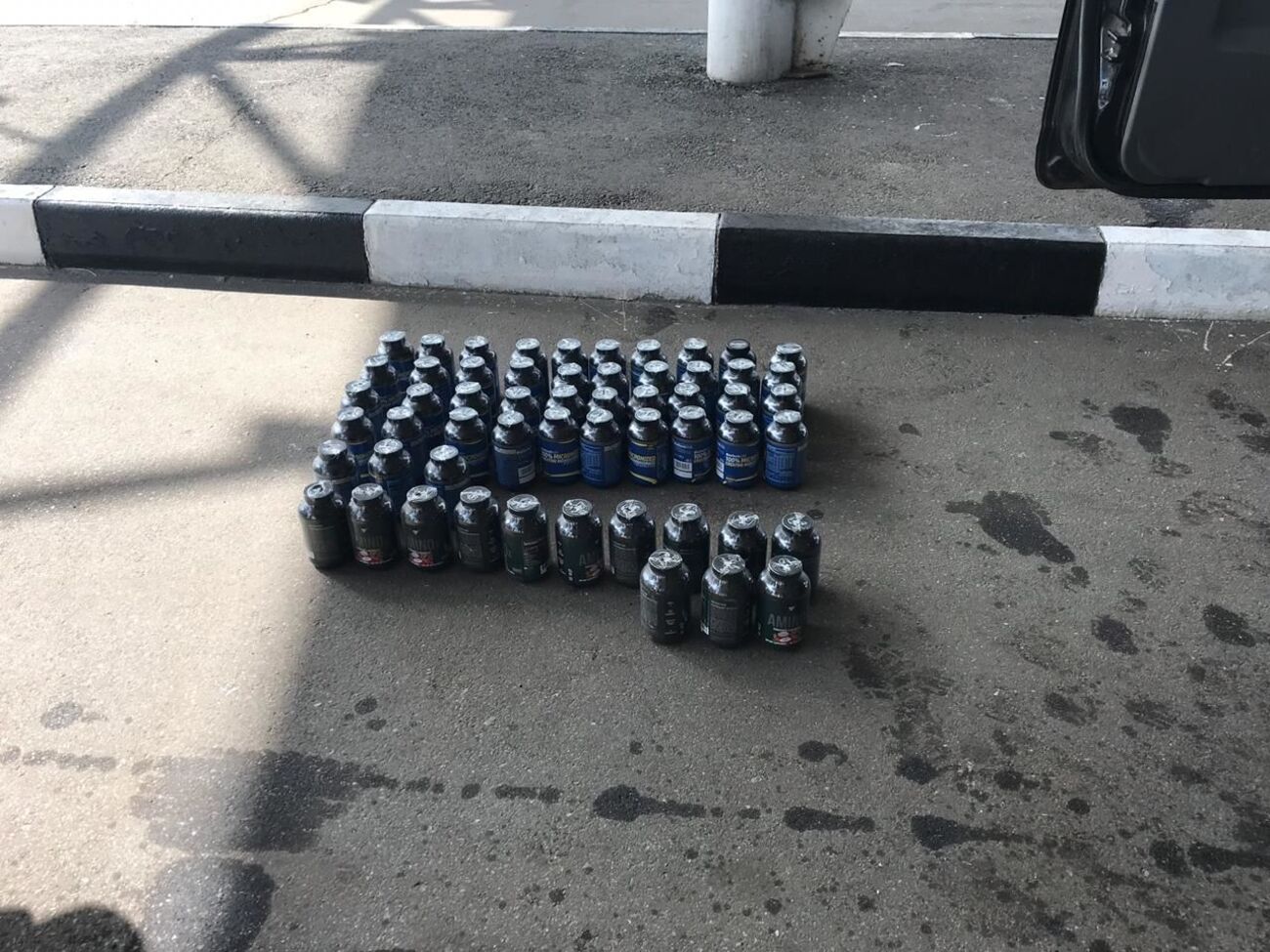 Вещество, похожее на порох, находилось в газовом баллоне