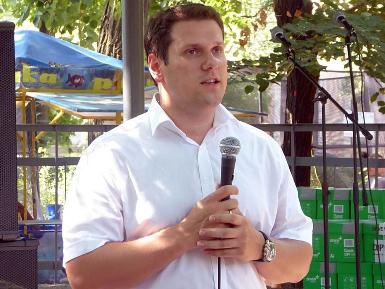 Брат нардепа сказав, що той заступився за дружину