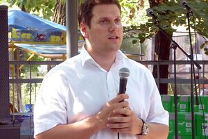 Брат нардепа сказав, що той заступився за дружину