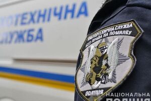 На местах работают эксперты-взрывотехники, кинологи, следственно-оперативные группы и работники других служб