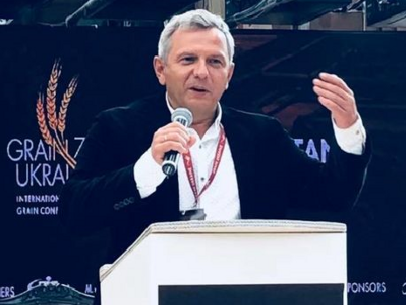 Устенко: Україна не отримає прогнозованого у травні траншу не тому, що змінюється влада на Банковій