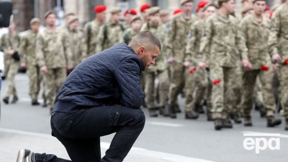 У Києві відбувся марш пам'яті військових, загиблих на Донбасі. Фоторепортаж