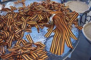 За носіння георгіївської стрічки не ветеранами війни передбачено штраф, а в разі повторного її використання – арешт
