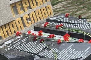 Памятник в поселке Орловка Нахимовского района Севастополя был разбит в ночь на 9 мая
