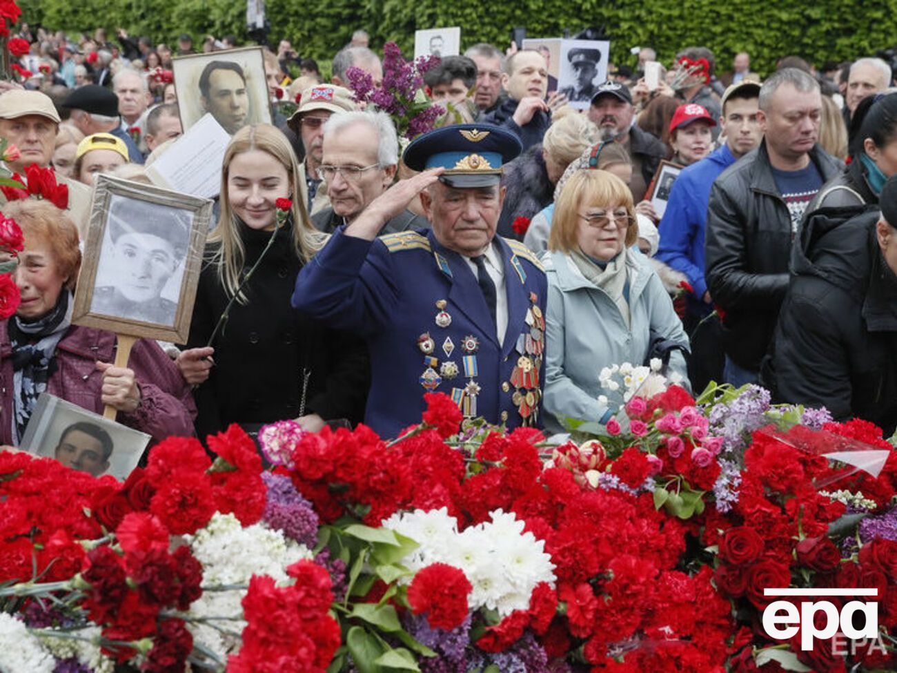 9 травня в Києві відбулися акції "Ніхто не забутий, ніщо не забуте" і "Безсмертний Грут". Фоторепортаж
