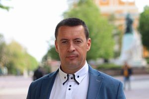 Шнайдер возглавляет партию с 2018 года