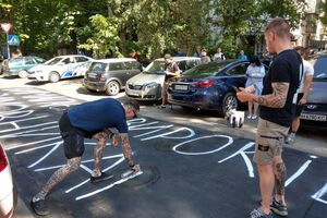 Активисты требуют объявить подозрения заказчикам