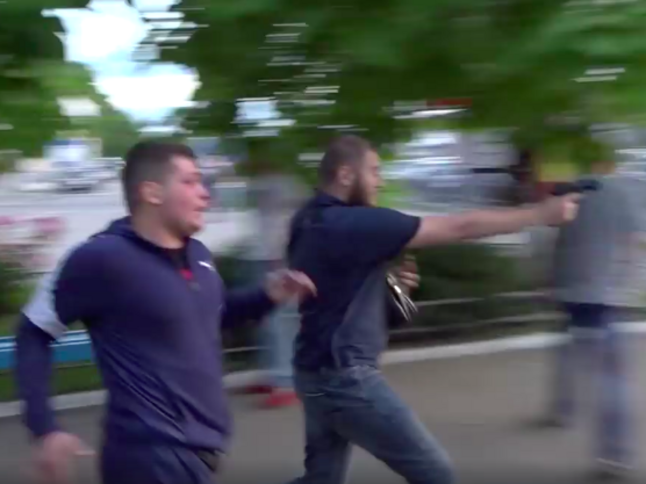 Полиция должна установить, кто и почему стрелял, а также зарегистрировано ли оружие, заявили в ТЦ "Барабашово"