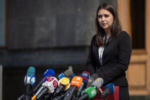 Мендель заявила, що здивована відсутністю реакції Луценка на поїздки нардепа Юрія Бойка й голови політради партії "Опозиційна платформа – За життя" Віктора Медведчука в Росію
