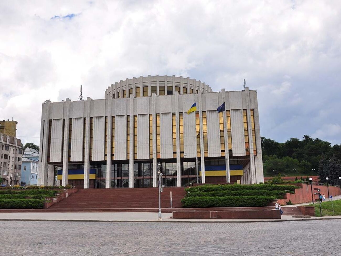 Офіційне рішення про перенесення Адміністрації Президента в Український дім може бути за кілька днів