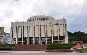 Официальное решение о переносе Администрации Президента в Украинский дом может быть через пару дней