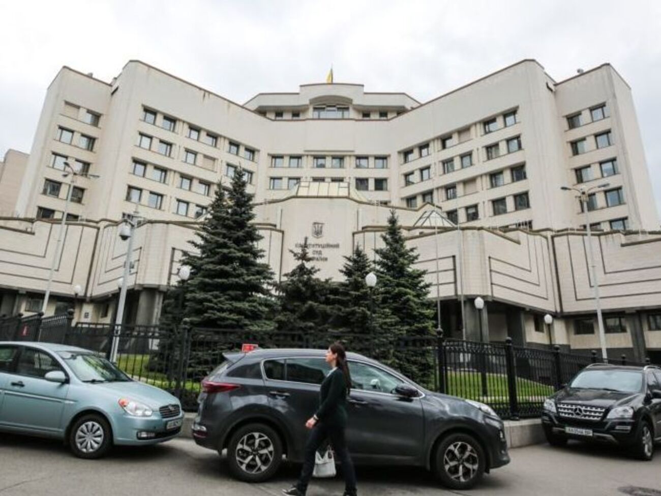 4 червня Конституційний Суд України скасував прив'язування стажу до віку під час виходу на пенсію за вислугою років