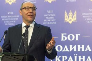 Парубій говорив, що станом на 17 травня до парламентської коаліції входило 227 депутатів за мінімально необхідних 226