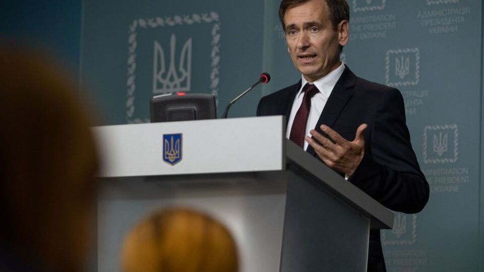 Представник президента в КСУ: Із 29 березня 2016 року в коаліцію входило лише 216 нардепів