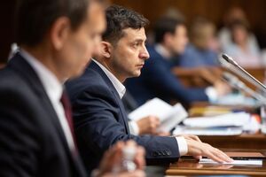 В Администрации Президента Украины заявили, что два уволенных Зеленским замглавы СБУ, вероятно, причастны к противоправным деяниям во время предвыборной кампании