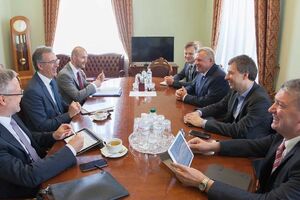 Смолій зустрівся з головним економістом Європейського банку реконструкції та розвитку Сергієм Гурієвим