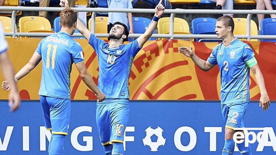 Булеца (№10) святкує взяття воріт італійців
