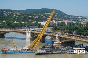 В Венгрии со дна Дуная подняли затонувшее туристическое судно. Фоторепортаж