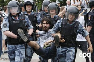 В Москве на акции в поддержку Голунова задержали более 400 человек. Фоторепортаж