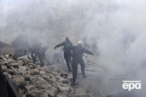 Жертвами бомбежек в Идлибе становятся мирные граждане, сообщают журналисты и правозащитники