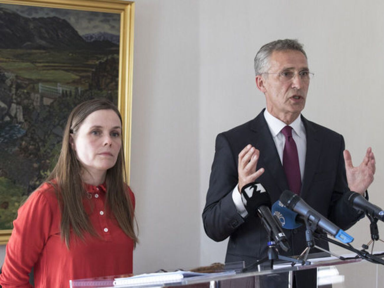 Ісландська прем'єрка Якобсдоттір і генсек НАТО Столтенберг дали пресконференцію