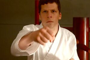 Главный герой решает научиться приемам самообороны