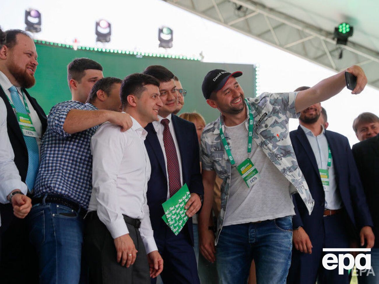 "Слуга народа", по данным социологов, является фаворитом избирательной кампании