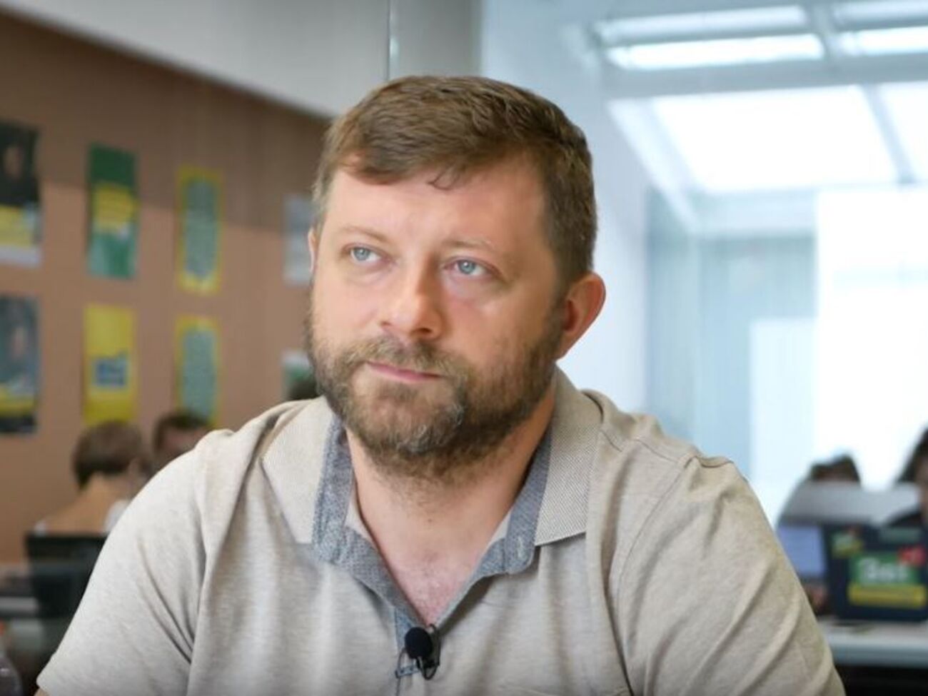 "Голос" не можна назвати конкурентом "Слуги народу", бо партії виступають "за одне і те ж", сказав Корнієнко