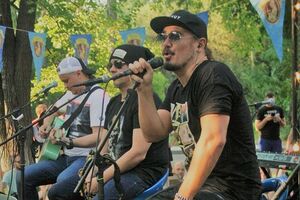 ТНМК: Це відео складається з раритетних світлин учасників гурту