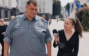 Актер студии "Квартал 95" Юрий Корявченков был в числе первых посетителей Банковой