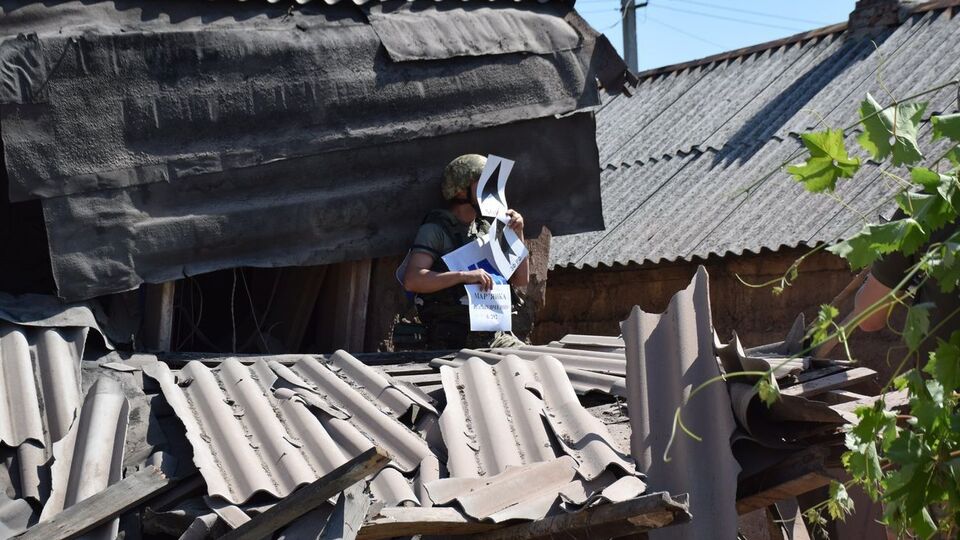 Мирні мешканці обстріляного бойовиками будинку дістали поранення різного ступеня тяжкості
