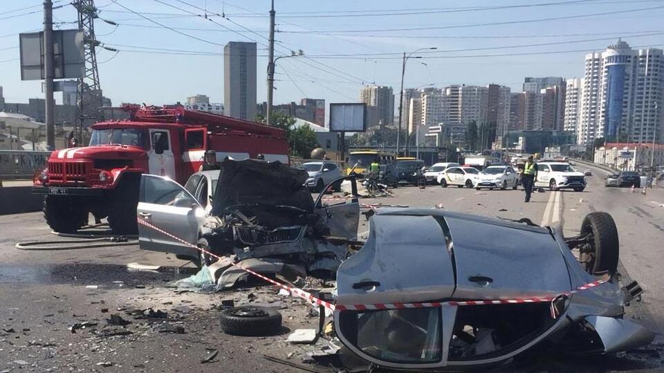 Автомобіль Chevrolet виїхав на смугу зустрічного руху