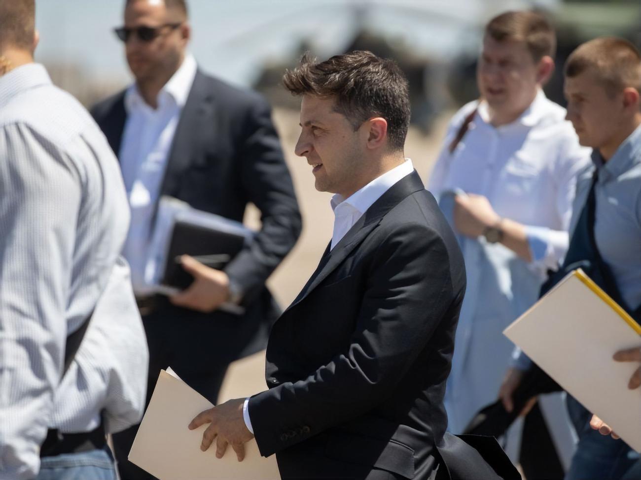 Зеленський 15 червня відвідав із робочою поїздкою Маріуполь