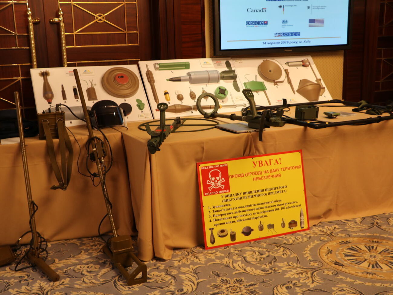 За словами Черниша, потрібно маркувати території, забруднені мінами