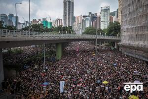 На вулиці Гонконга вийшли тисячі громадян