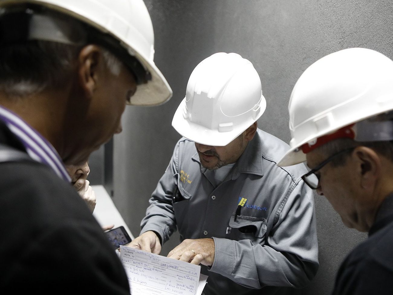 Энергокомпания начала восстановительные работы