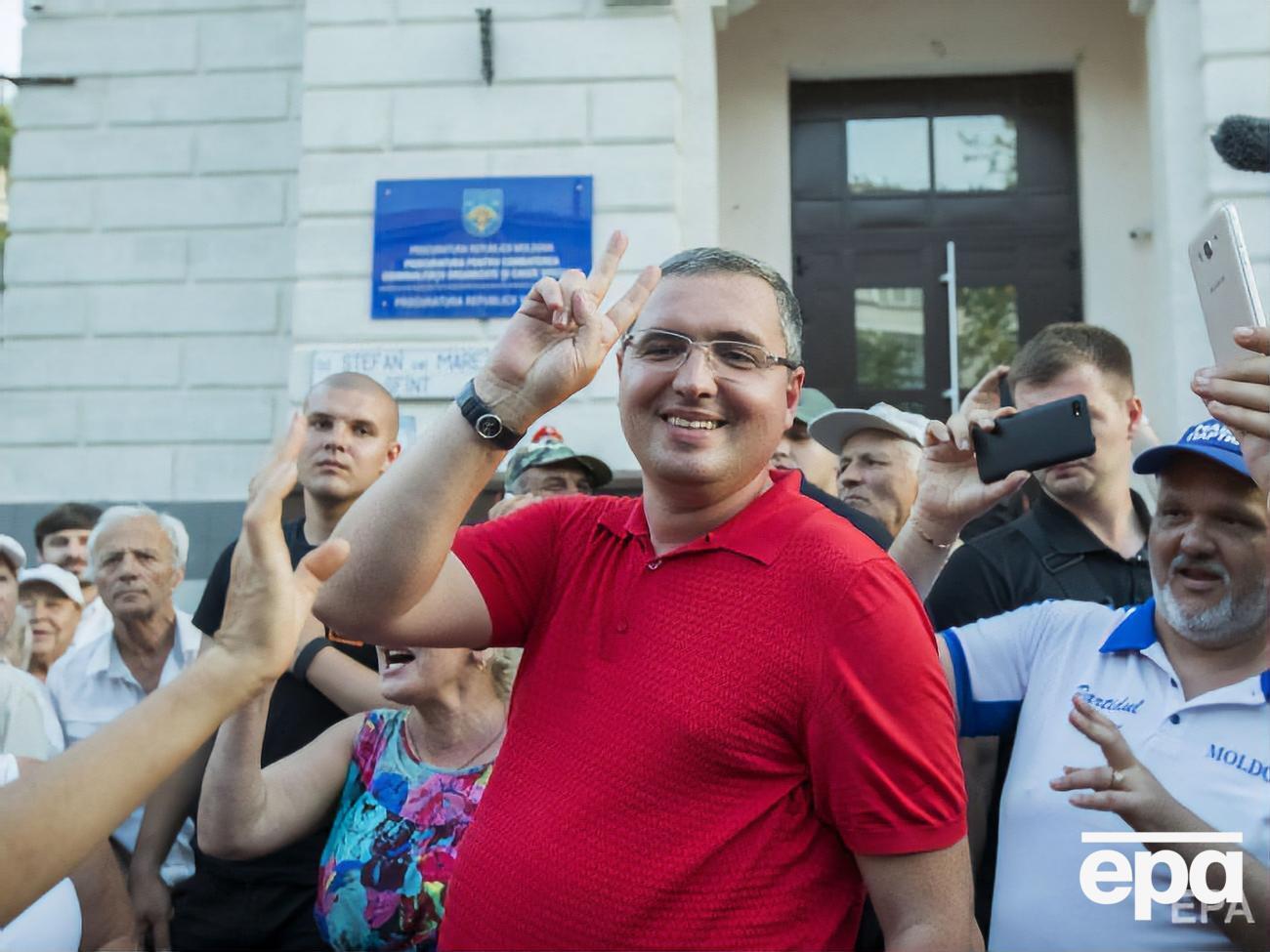 Усатого отпустили